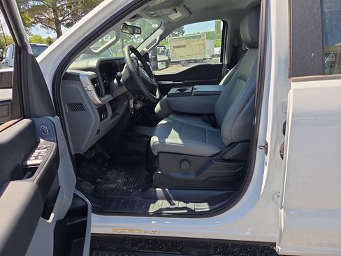New 2024 Ford F450 XL image 18
