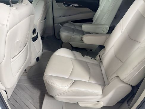 Used 2019 Cadillac Escalade ESV Premium Luxury image 14