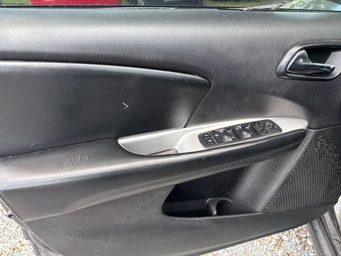 Used 2018 Dodge Journey SE w/ Popular Equipment Group FWD image 14
