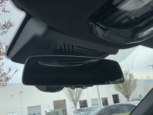 Certified 2025 BMW 530i xDrive w/ M Sport Package image 30