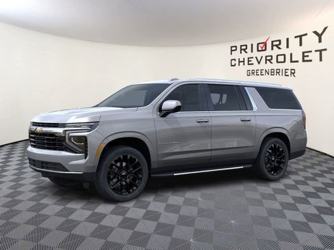 New 2026 Chevrolet Suburban LS image 2