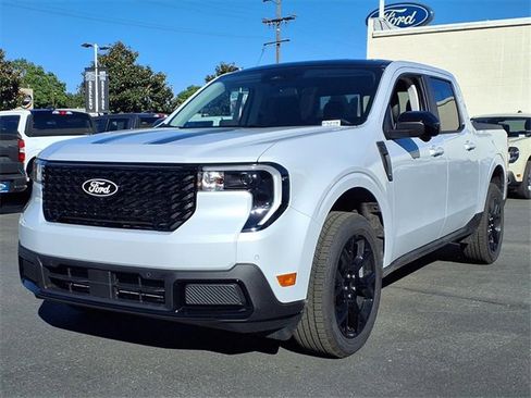 New 2025 Ford Maverick Lariat w/ Black Appearance Package image 1