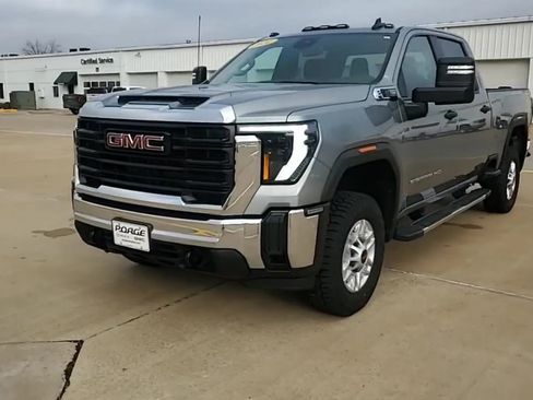 Used 2024 GMC Sierra 2500 Pro w/ Convenience Package image 4