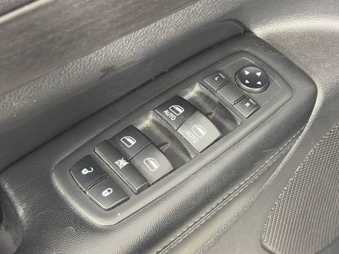 Used 2018 Jeep Grand Cherokee Altitude AWD/4WD image 25