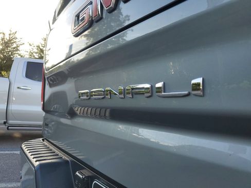 Used 2024 GMC Sierra 1500 Denali w/ Denali Reserve Package AWD/4WD image 8