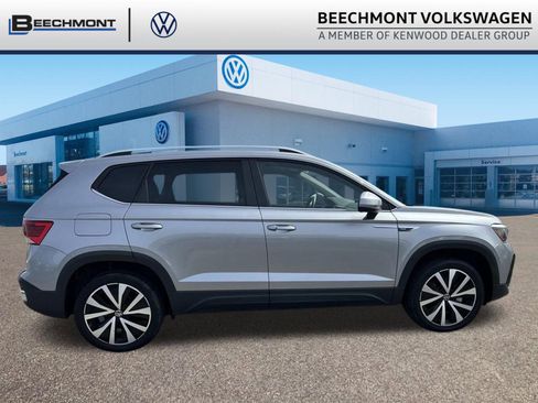 Used 2024 Volkswagen Taos SE FWD image 8