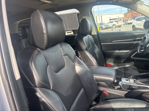 Used 2024 Kia Telluride S w/ S Sunroof Package image 16
