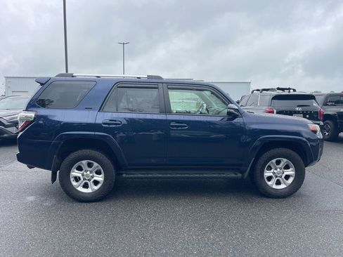 Used 2020 Toyota 4Runner SR5 Premium w/ Moonroof Package AWD/4WD image 6
