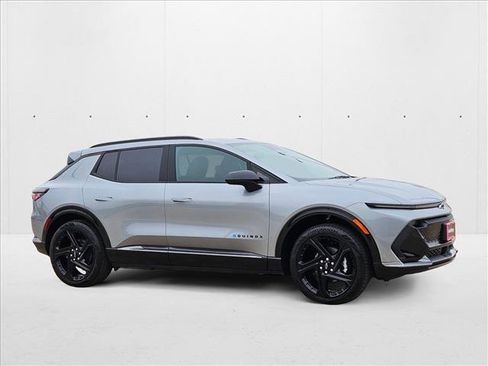 New 2025 Chevrolet Equinox EV RS image 7