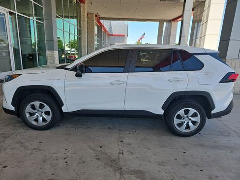 Used 2022 Toyota RAV4 LE FWD image 26