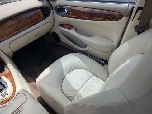 Used 2003 Jaguar XJ8 L RWD image 16