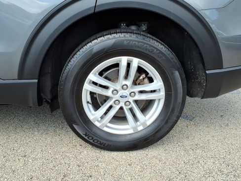 Used 2023 Ford Explorer XLT AWD/4WD image 7
