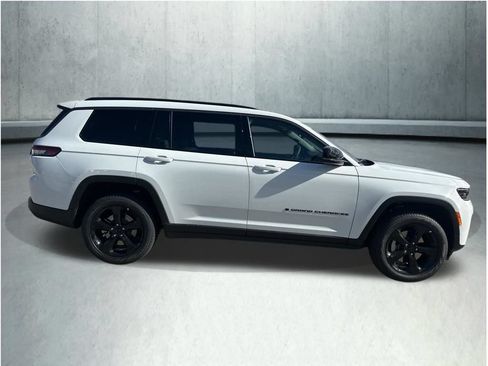 New 2026 Jeep Grand Cherokee L Limited w/ Limited Altitude Package AWD/4WD image 6