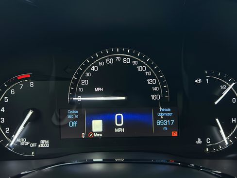 Used 2018 Cadillac XT5 Luxury w/ Driver Awareness Package image 14