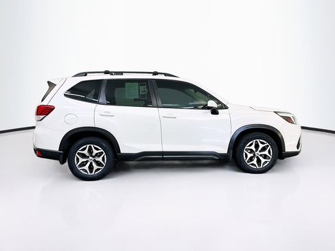 Used 2019 Subaru Forester Premium image 10