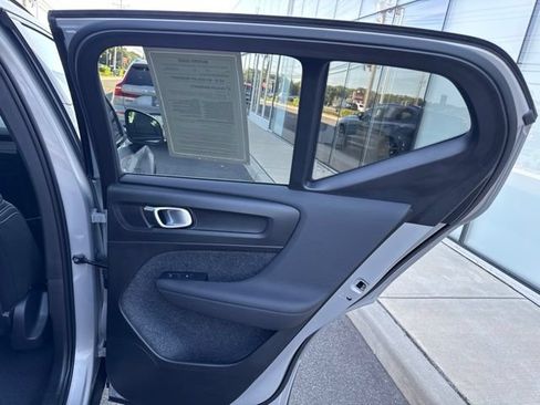 Certified 2025 Volvo XC40 B5 Plus AWD/4WD image 12