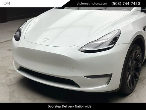 Used 2023 Tesla Model Y Long Range image 13