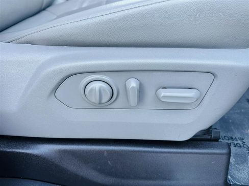 Used 2020 Chevrolet Silverado 2500 LTZ w/ LTZ Texas Edition image 18