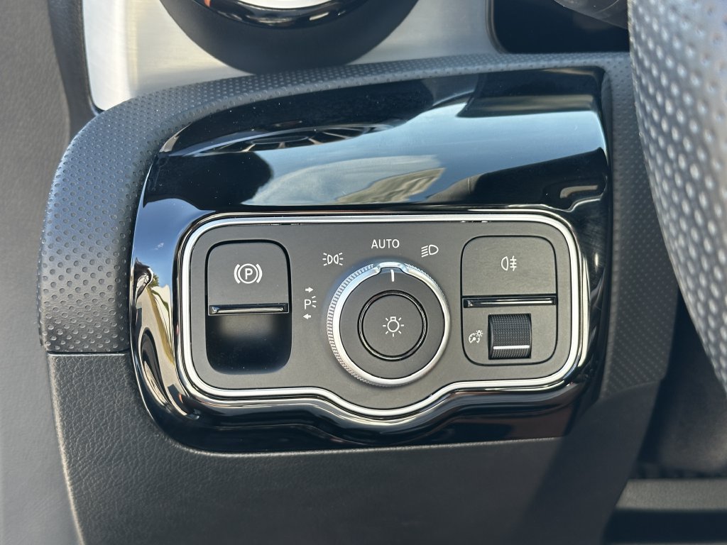 Certified 2023 Mercedes-Benz CLA 250 image 33