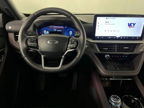 Used 2025 Ford Explorer Platinum w/ Ultimate Package image 14