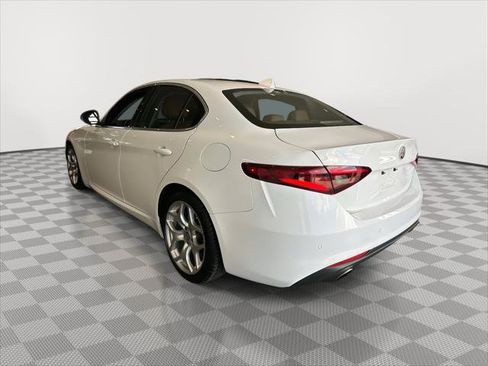 Used 2019 Alfa Romeo Giulia Ti image 5