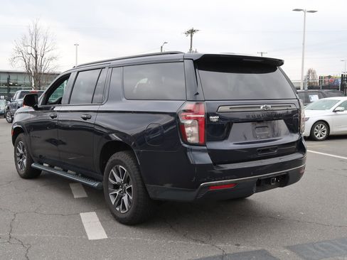 Used 2021 Chevrolet Suburban Z71 w/ Z71 Signature Package image 8
