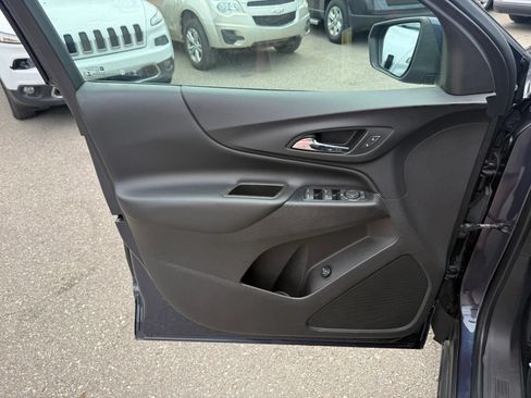 Used 2018 Chevrolet Equinox LT FWD image 18