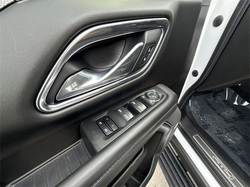 Used 2022 GMC Yukon AT4 w/ AT4 Premium Plus Package image 13