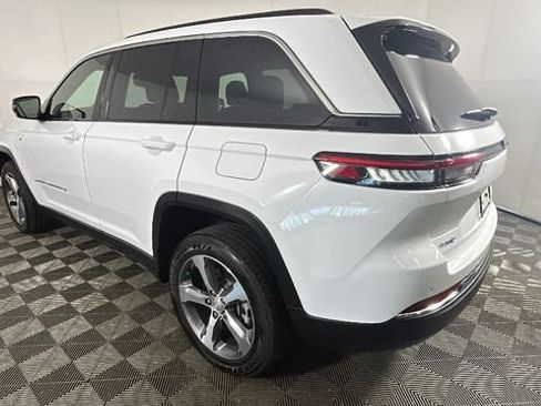 Used 2024 Jeep Grand Cherokee Limited 4xe w/ Trailer Tow Package AWD/4WD image 4
