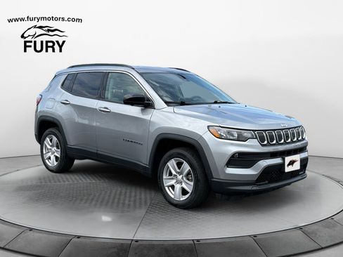 Used 2022 Jeep Compass Latitude w/ Convenience Group AWD/4WD image 1