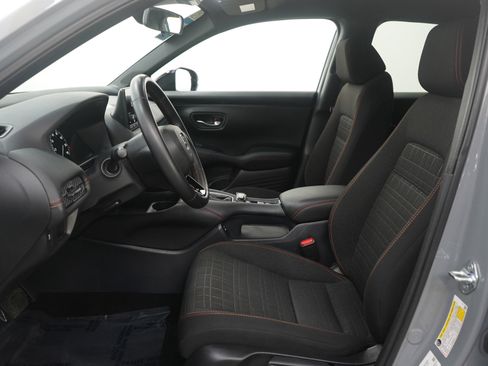 Used 2025 Honda HR-V Sport image 16