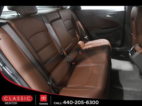 Used 2016 Chevrolet Malibu LT w/ Leather Package FWD image 17