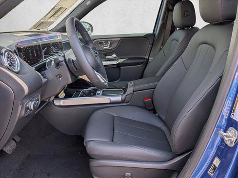New 2026 Mercedes-Benz GLB 250 4MATIC image 4