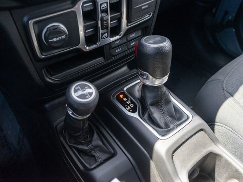 Used 2023 Jeep Wrangler Unlimited w/ Sun & Screen Package AWD/4WD image 21