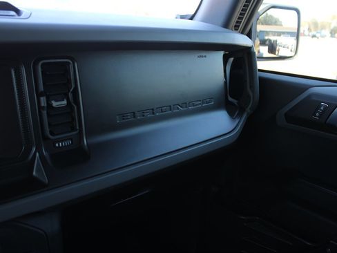 Used 2022 Ford Bronco Big Bend w/ Sasquatch Package image 31