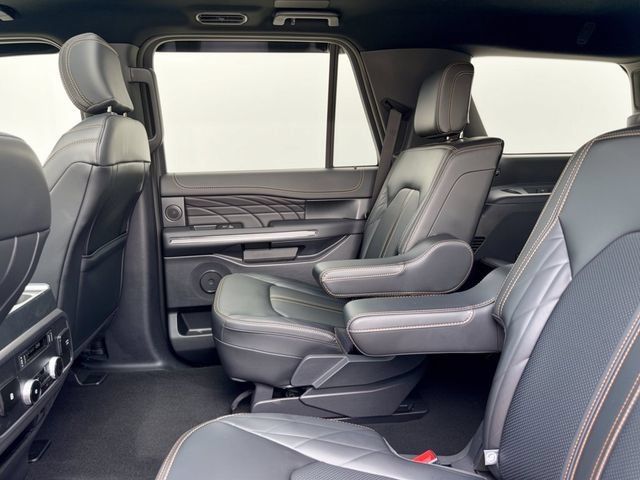 Used 2024 Ford Expedition Platinum RWD image 28
