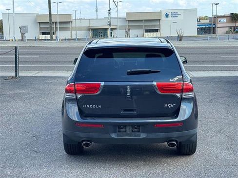Used 2014 Lincoln MKX FWD w/ Equipment Group 102A image 3