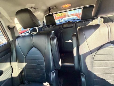 Used 2021 Toyota Highlander XLE AWD/4WD image 9