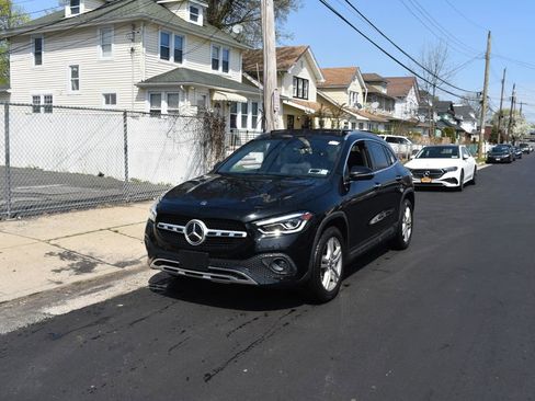 Used 2021 Mercedes-Benz GLA 250 4MATIC image 2