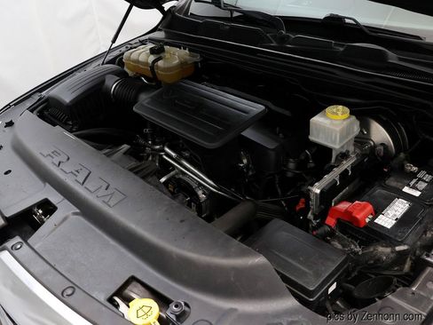 Used 2019 RAM 1500 Big Horn AWD/4WD image 38