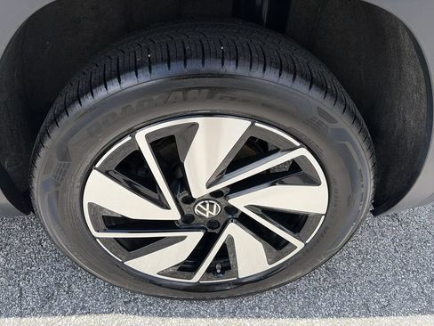 Used 2025 Volkswagen Atlas SE FWD image 33
