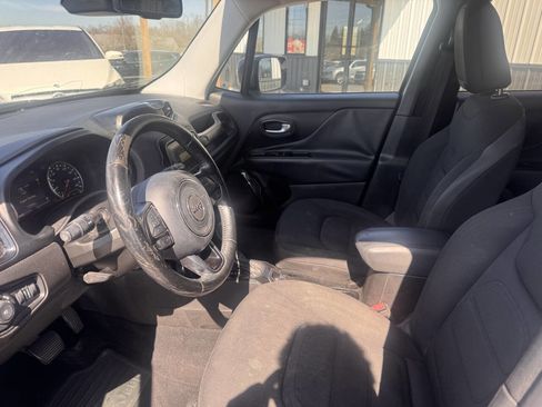 Used 2017 Jeep Renegade Altitude image 14
