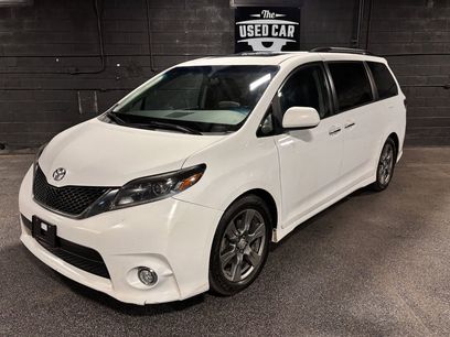 Used 2017 Toyota Sienna SE Premium