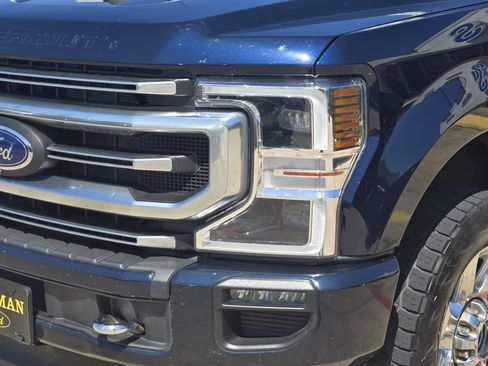 Certified 2022 Ford F250 Platinum w/ FX4 Off-Road Package AWD/4WD image 6