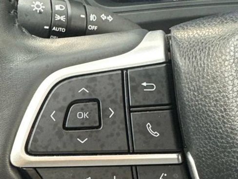 Used 2024 Toyota Grand Highlander AWD image 6