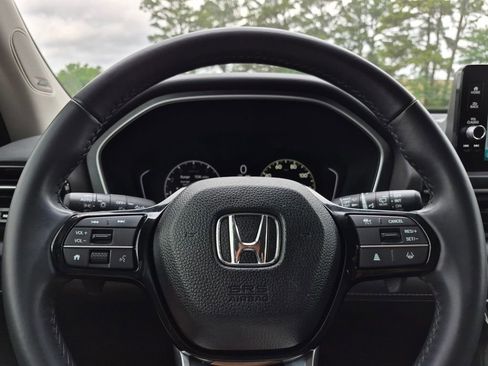 Used 2024 Honda Pilot Touring image 19