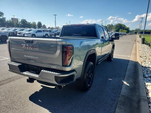 Used 2024 GMC Sierra 2500 AT4 w/ AT4 Premium Plus Package AWD/4WD image 3