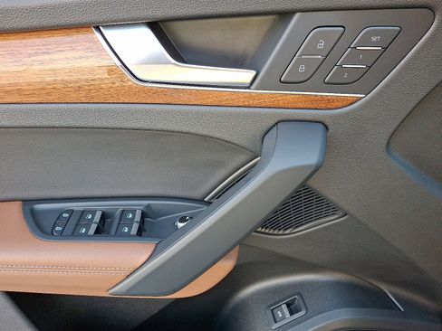 Used 2022 Audi Q5 2.0T Premium Plus w/ Premium Plus Package image 13