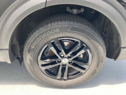Used 2023 Ford Explorer XLT w/ Equipment Group 202A AWD/4WD image 11