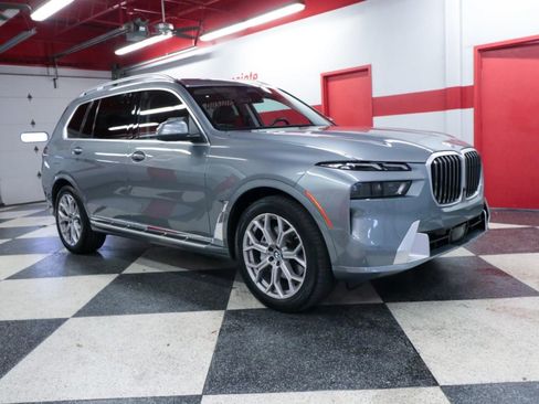 Used 2026 BMW X7 xDrive40i AWD/4WD image 2